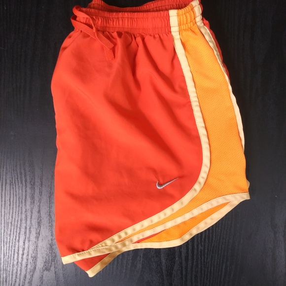 Nike Womens Dri-FIT Tempo Running Shorts Sz S - Picture 4 of 6